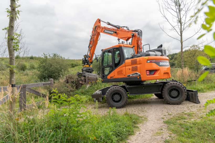 Doosan DX165WR-7 