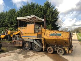 Bitelli / Caterpillar BB670 Asphalt Paver