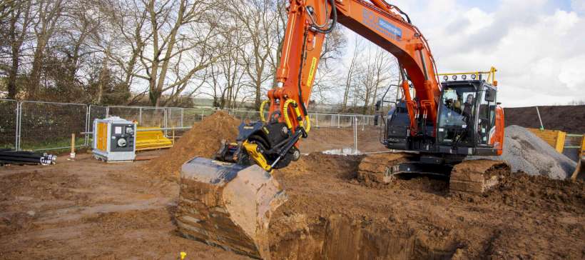 Hitachi Zaxis ZX225USLC-7 