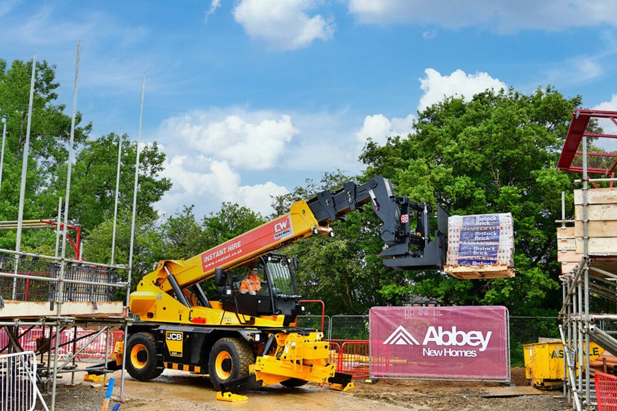 JCB 555-210R Rotating Telehandler