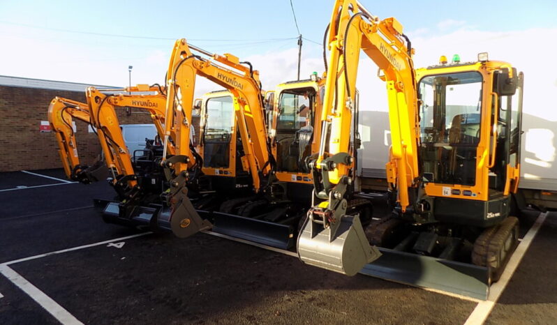 BRAND NEW – HYUNDAI Robex Mini Excavators In Stock