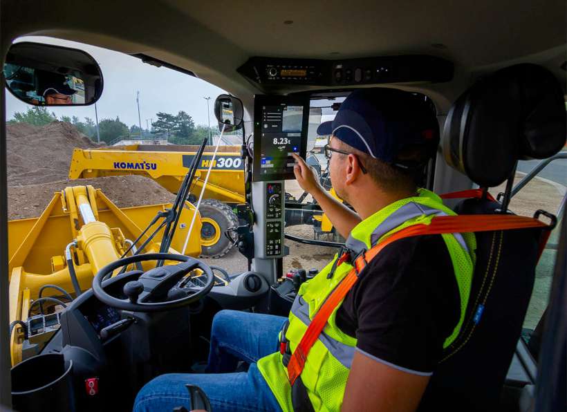 Komatsu SubMonitor