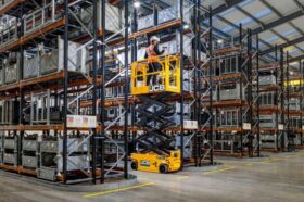 JCB electric scissor lift