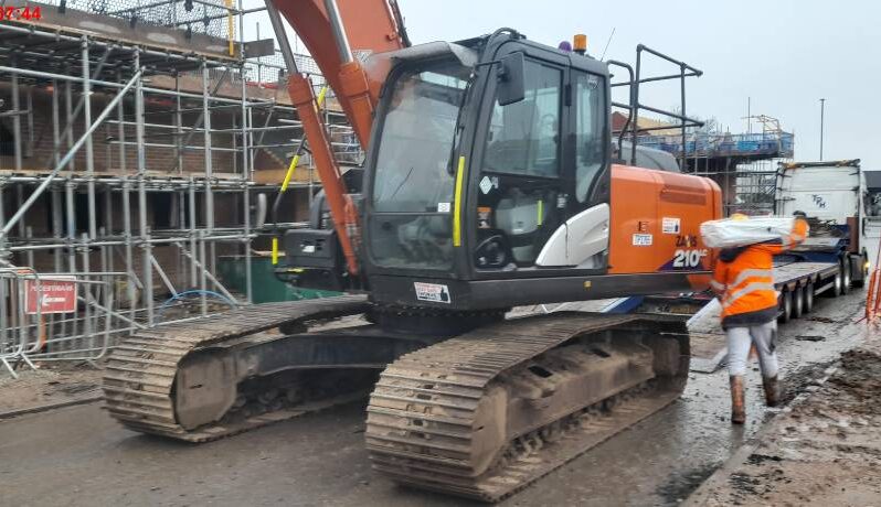 2021 Hitachi ZX 210 LC-6 full