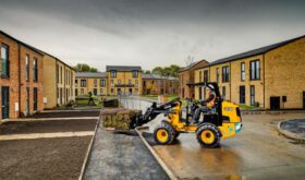 The machine is powered by a 20kWh lithium-ion battery pack, assembled from proven JCB modules