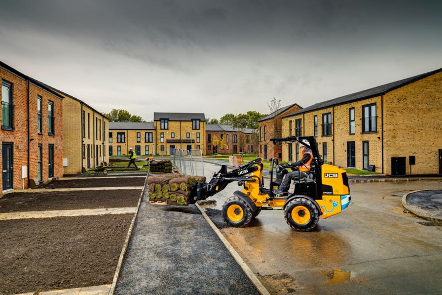 The machine is powered by a 20kWh lithium-ion battery pack, assembled from proven JCB modules