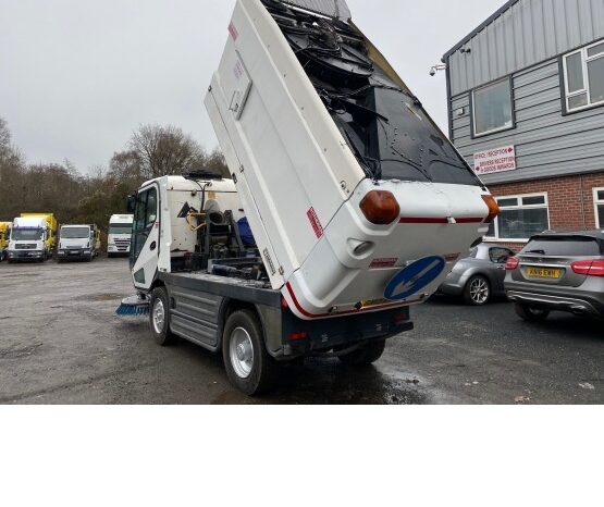 2013 JOHNSTON CX400 ROAD SWEEPER in Compact Sweepers full