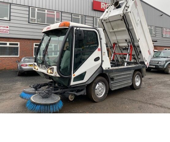 2013 JOHNSTON CX400 ROAD SWEEPER in Compact Sweepers full