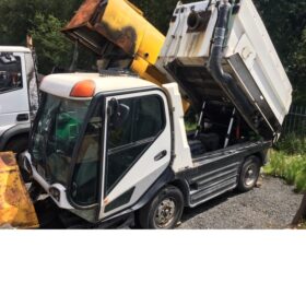 2011 JOHNSTON C400 ROAD SWEEPER in Compact Sweepers