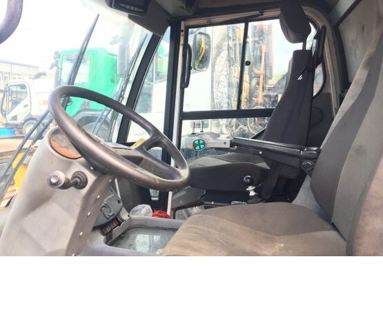 2011 JOHNSTON C400 ROAD SWEEPER in Compact Sweepers full