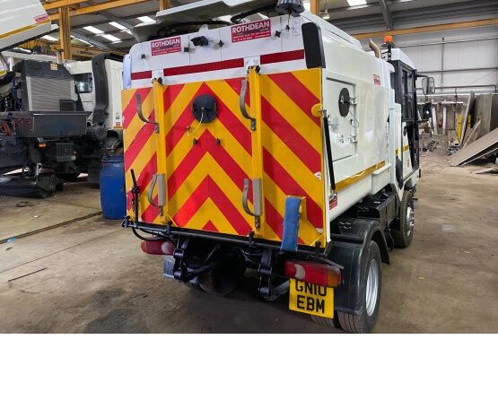 2010 SCARAB MINOR ROAD SWEEPER in Compact Sweepers full