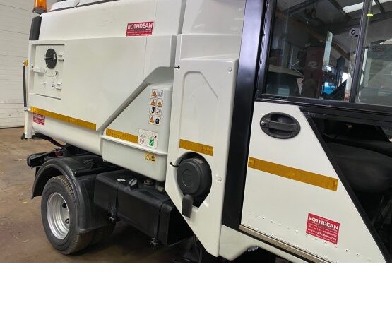 2010 SCARAB MINOR ROAD SWEEPER in Compact Sweepers full