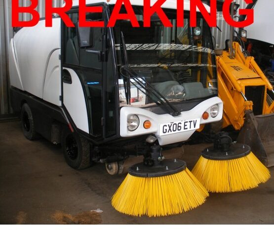 2006 JOHNSTON COMPACT 50 ROAD SWEEPER in Compact Sweepers