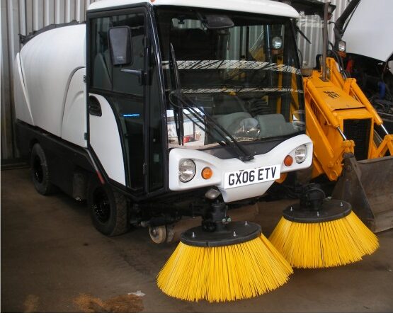 2006 JOHNSTON COMPACT 50 ROAD SWEEPER in Compact Sweepers full