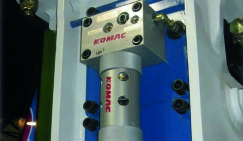 Komac TOR26S Hydraulic Breaker full