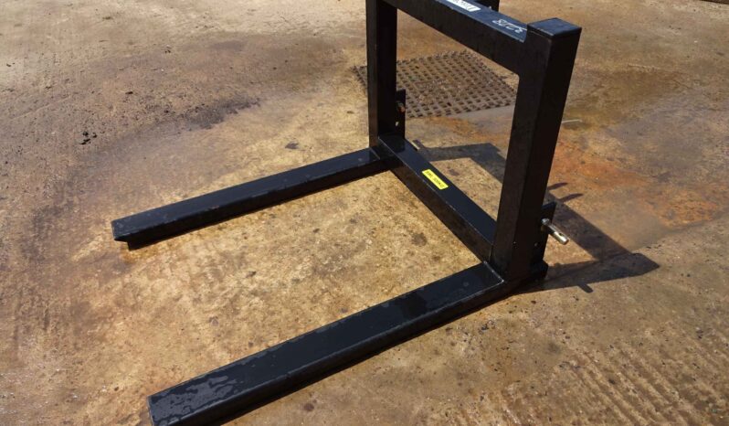 TractorCo 3 point linkage Pallet Forks New And Unused full