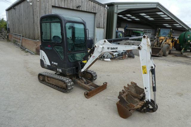 1 Bobcat E16 Tracked Digger 2014 Cab 1550 Hours full