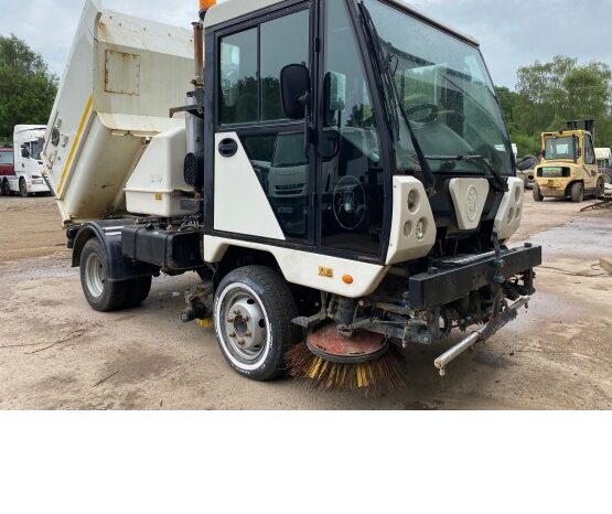 2011 SCARAB MINOR ROAD SWEEPER in Compact Sweepers