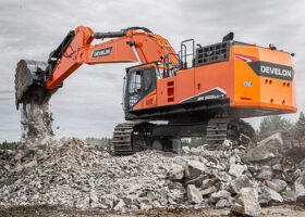 New Develon DX800LC-7 Tracked Excavators full