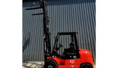 EP EFL302 Electric Forklift (N11) full