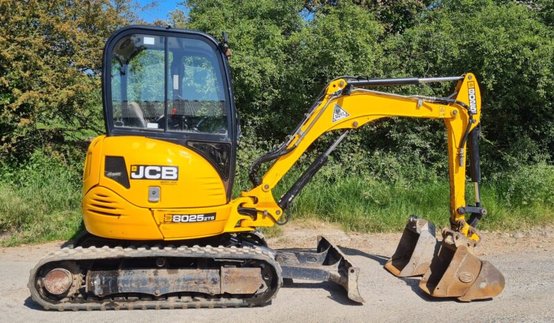 JCB 8025 cts Mini Digger full