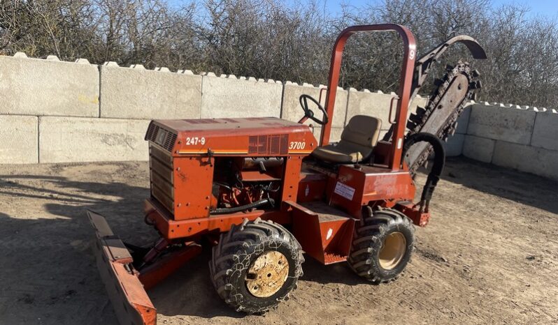 DitchWitch 3700DD Trencher full