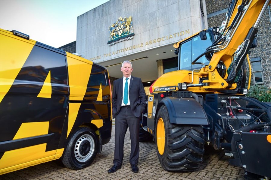 AA President Edmund King & JCB Pothole Pro