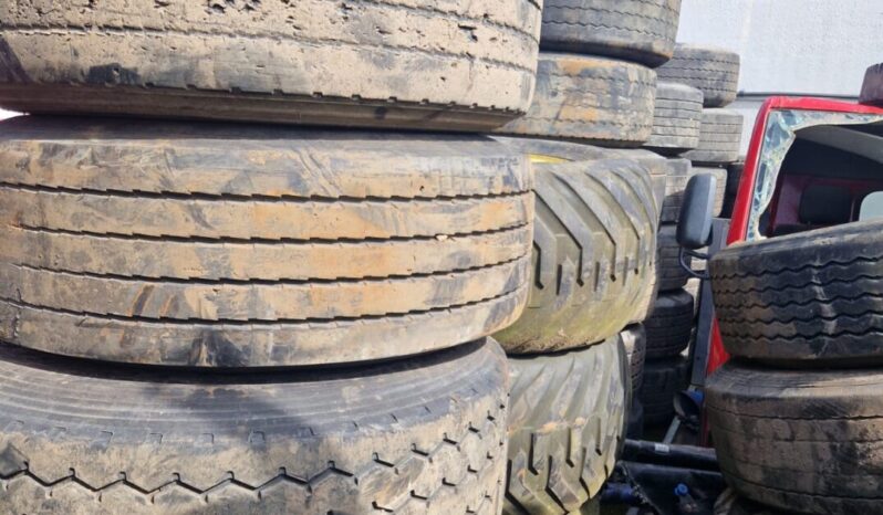 SELECTION OF WHEELS AND TYRES full