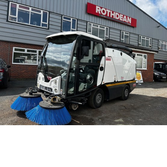 2018 JOHNSTON CX201 ROAD SWEEPER in Compact Sweepers