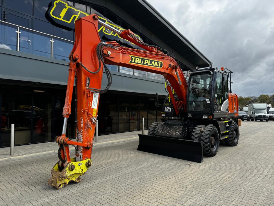 MAY 2021 HITACHI ZX170W-6 RUBBER DUCK