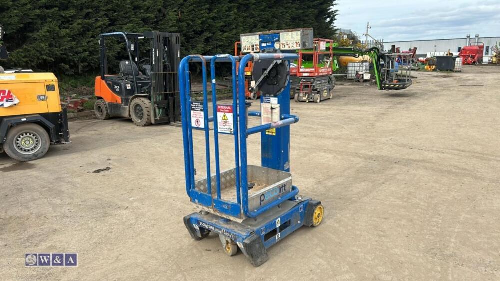 JLG PECOLIFT man-lift (96) For Auction on: 2024-04-20 For Auction on 2024-04-20