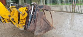 JCB Q-fit Dung Bucket full