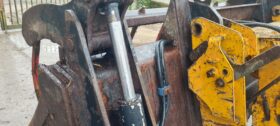 JCB Q-fit Dung Bucket full