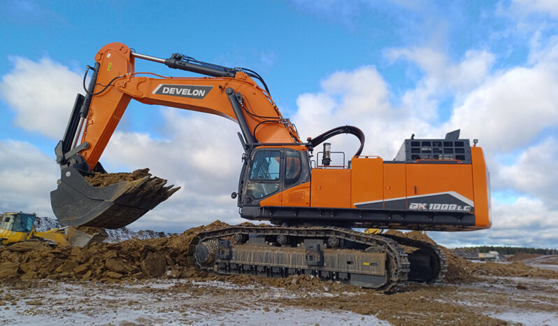 New 2025 Develon DX1000LC-7 Tracked Excavators