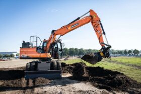 New 2025 Develon DX140W-7 Wheeled Excavators full