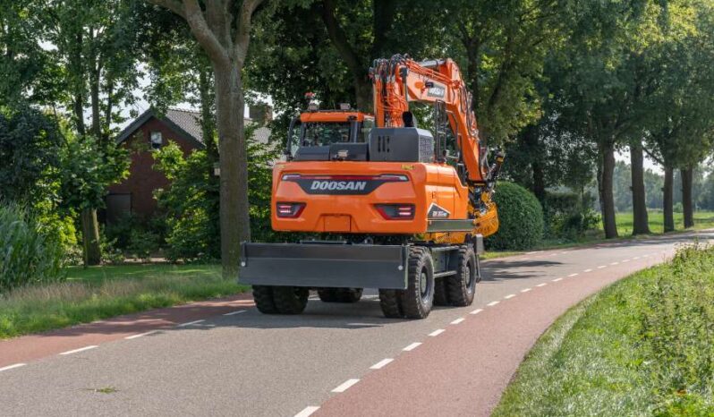New 2025 Develon DX165WR-7 Wheeled Excavators full