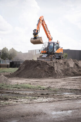 New 2025 Develon DX170W-7 Wheeled Excavators full