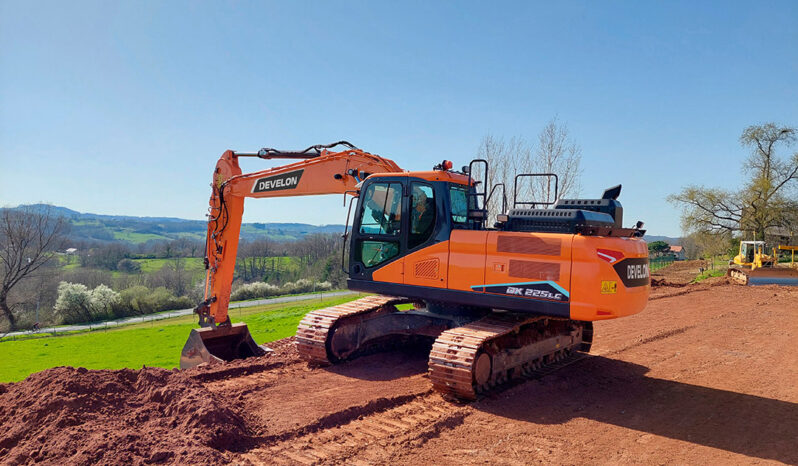 New 2025 Develon DX225LC-7 Tracked Excavators