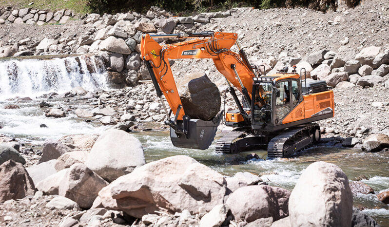 New 2025 Develon DX245NHD-7 Tracked Excavators