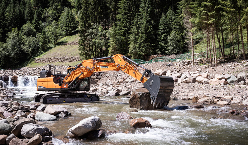 New 2025 Develon DX245NHD-7 Tracked Excavators full