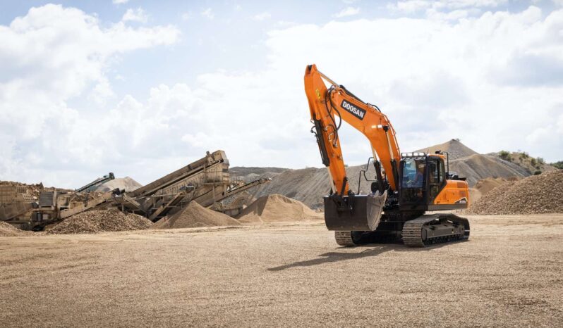New 2025 Develon DX255LC-7 Tracked Excavators full