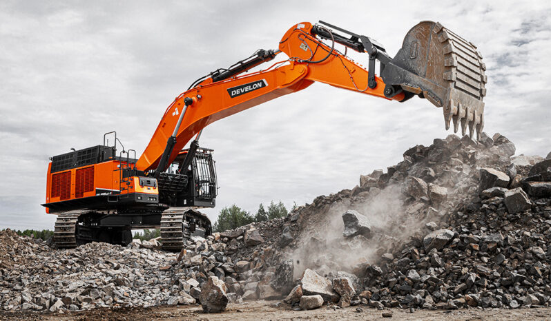 New 2025 Develon DX800LC-7 Tracked Excavators