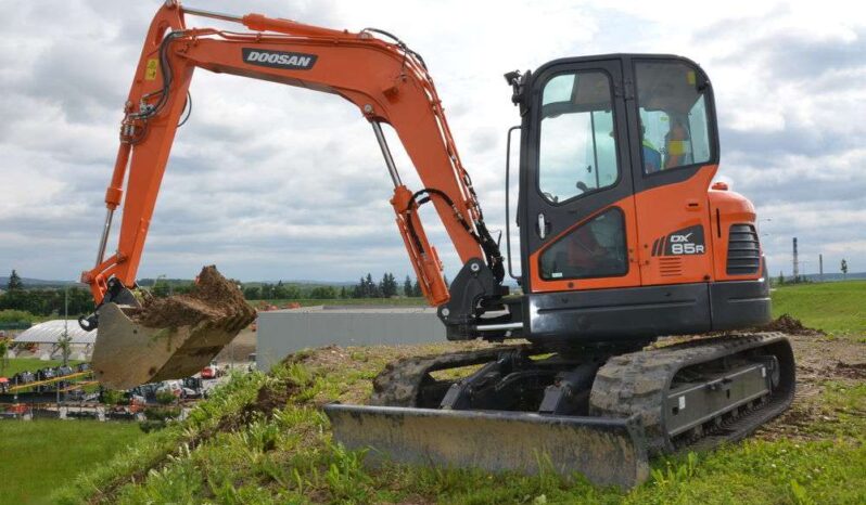 New 2025 Develon DX85R-3 Tracked Excavators full