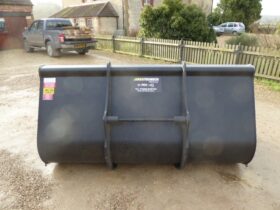 1 New Strimech Bk20 Bucket full