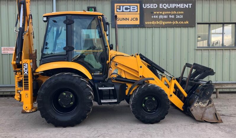 2022 JCB 3CX full