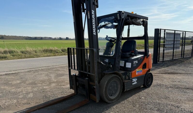 2012 DOOSAN D25-S5 FORKLIFT full