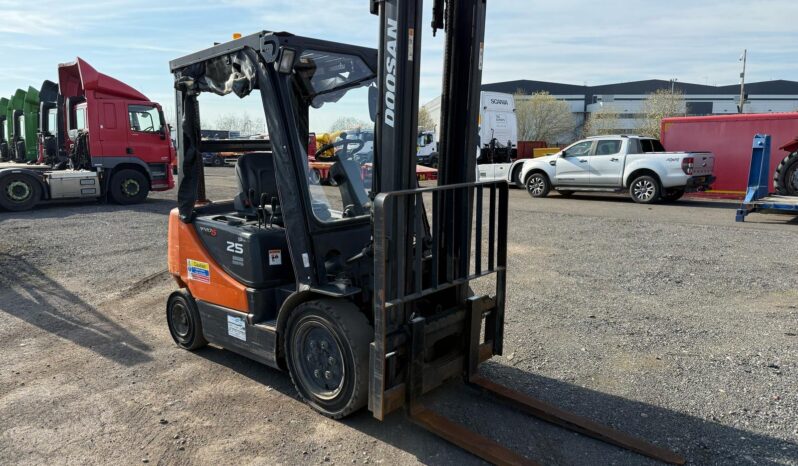 2012 DOOSAN D25-S5 FORKLIFT full