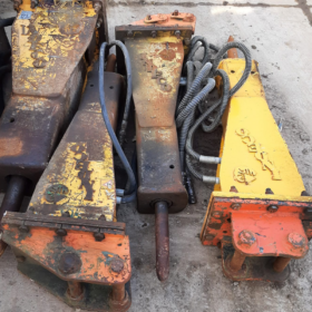 3T Indeco Breaker/Pecker HP200 2018 full