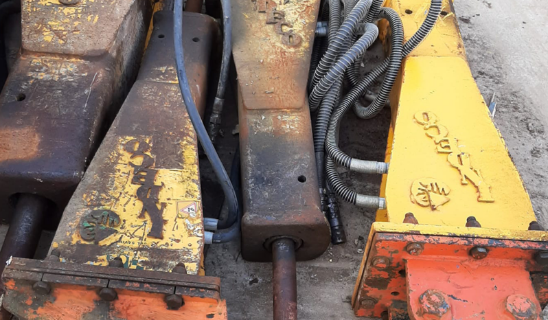 3T Indeco Breaker/Pecker HP200 2018 full