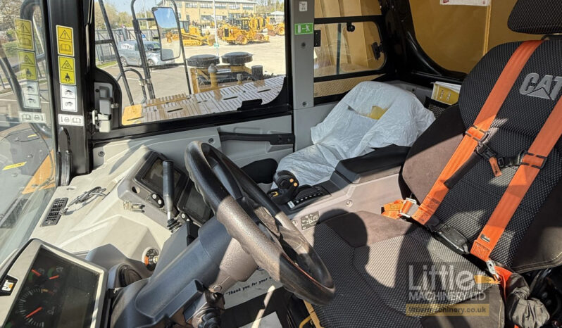 2023 CAT 775G full